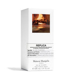 <strong> MAISON MARGIELA <br> REPLICA BY THE FIREPLACE </strong><br> Eau de Toilette